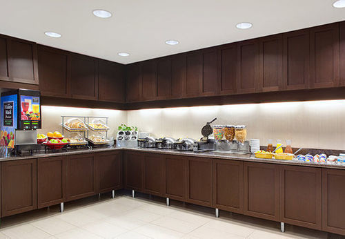Hotel By Marriott Milwaukee West 3*