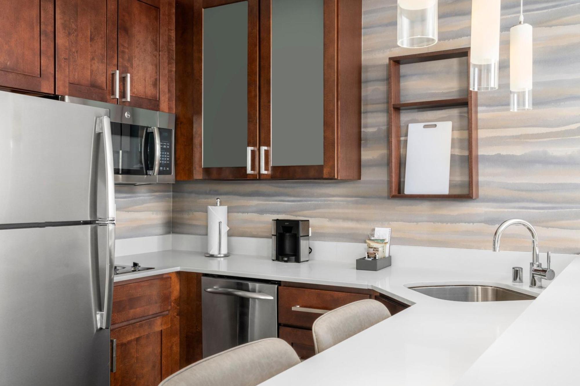 By Marriott Milwaukee West 3*