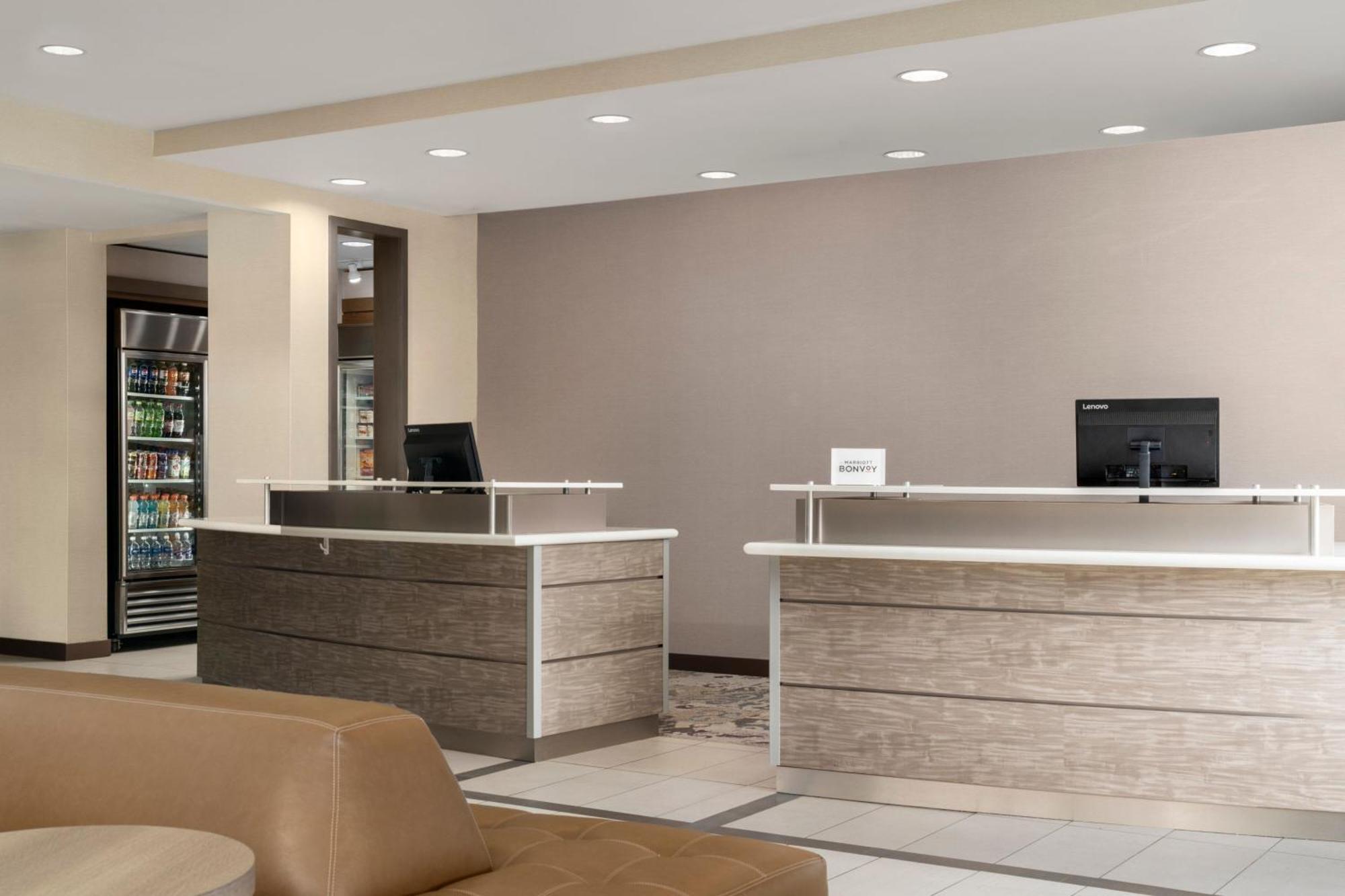 Hotel By Marriott Milwaukee West 3*