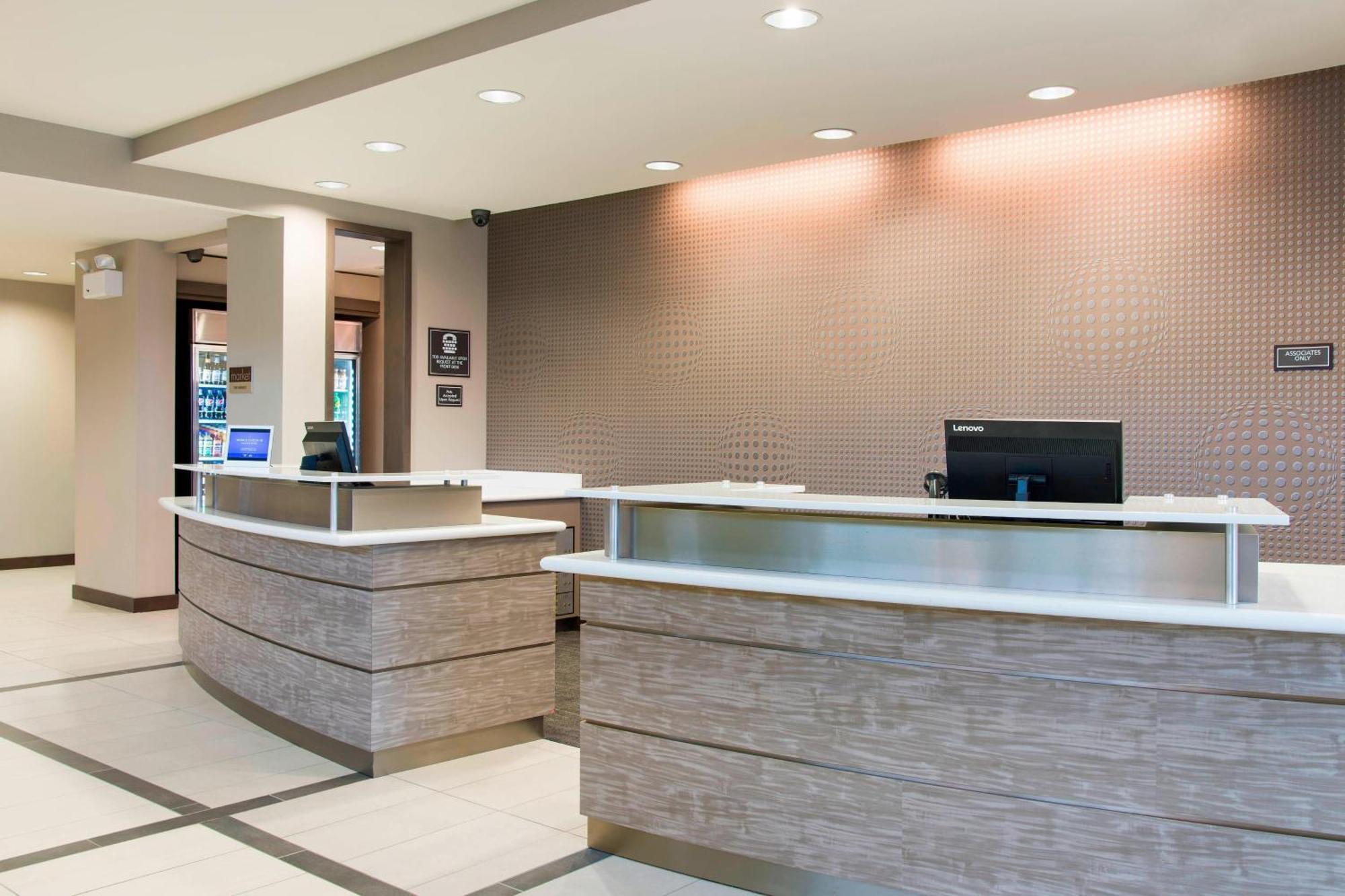Hotel By Marriott Milwaukee West Wauwatosa