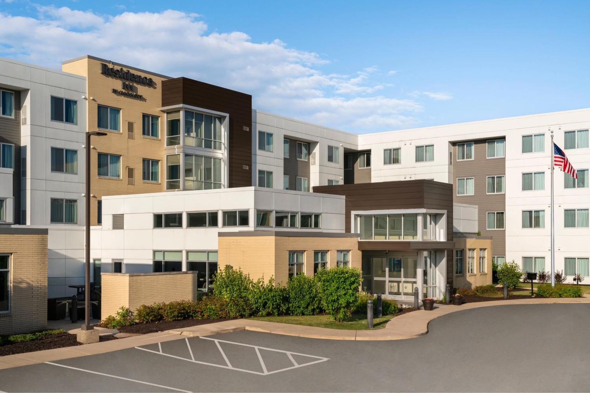 By Marriott Milwaukee West 3*