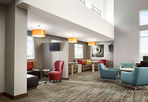 Hotel By Marriott Milwaukee West 3*